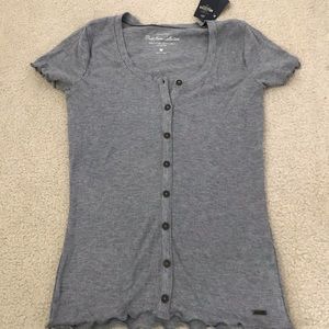 Ribbed button tee